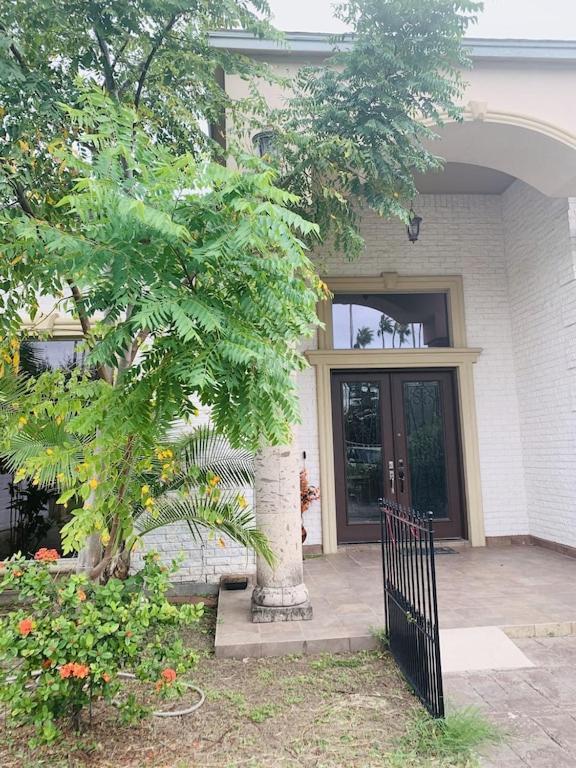 Brownsville Comfort 2 Bedroom 1 Bath , Spacious Kitchen And Outdoor Home Kültér fotó