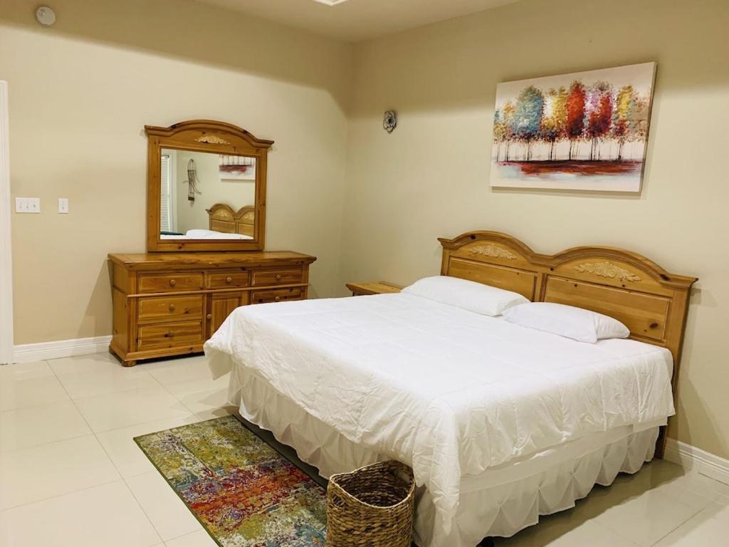Brownsville Comfort 2 Bedroom 1 Bath , Spacious Kitchen And Outdoor Home Kültér fotó